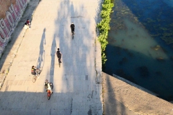 http://www.juliesteyer.com/files/gimgs/th-20_isola tiberina © Julie Steyer.jpg